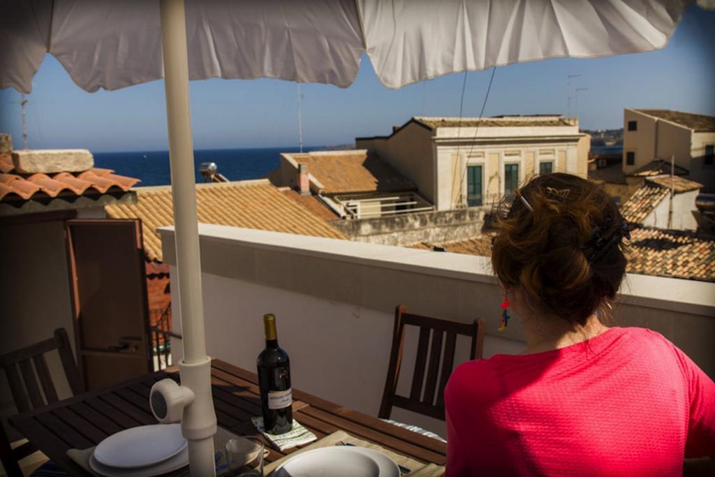 Ortigia Guest House Casa Flora Сиракуза Стая снимка