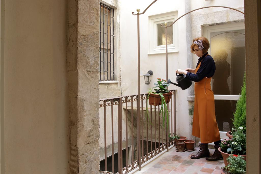 Ortigia Guest House Casa Flora Сиракуза Екстериор снимка