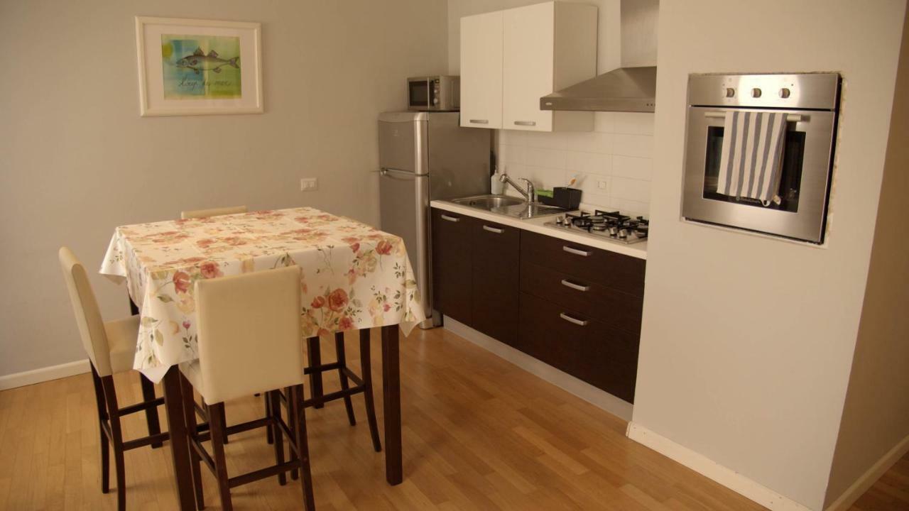 Ortigia Guest House Casa Flora Сиракуза Екстериор снимка